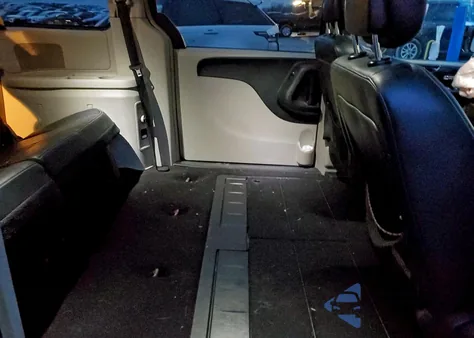 2012 Chrysler Town & Country Touring z USA, uszkodzony, nr VIN 2C4RC1BGXCR282088